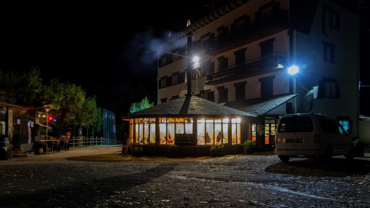 Hostal Les Fonts Castellar De N'Hug Exterior photo