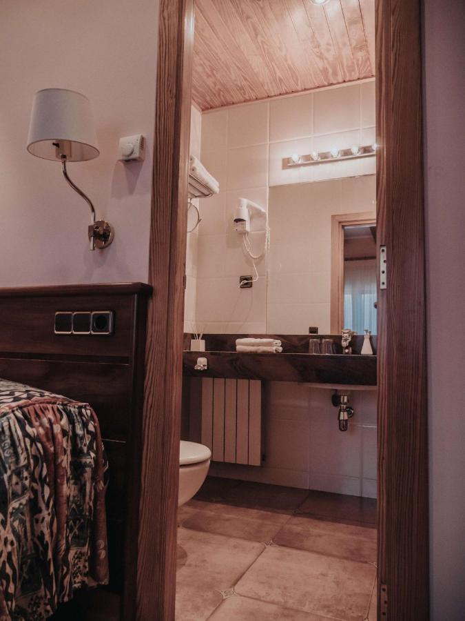 Hostal Les Fonts Castellar De N'Hug Exterior photo