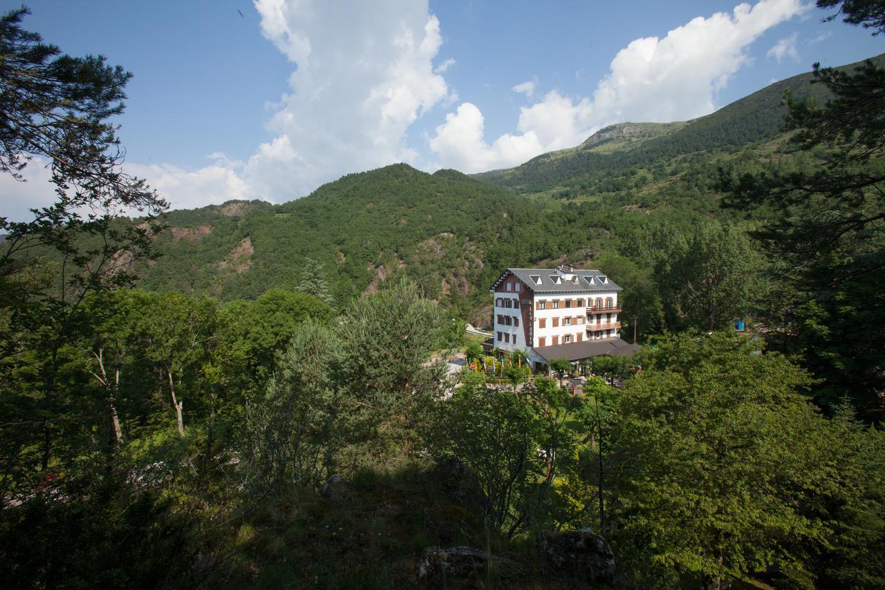 Hostal Les Fonts Castellar De N'Hug Exterior photo